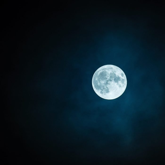moon-1859616 moon-1859616